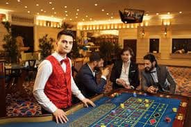 Tampilan permainan Diamond Empire di layar seluler idnscore 808